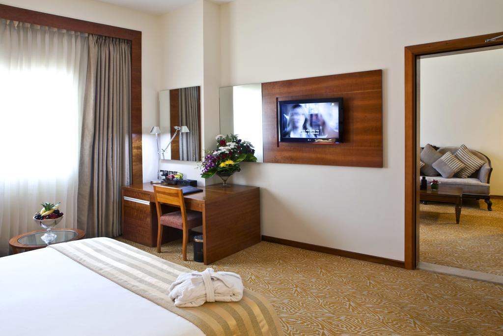 Landmark Riqqa Hotel Дубай Экстерьер фото