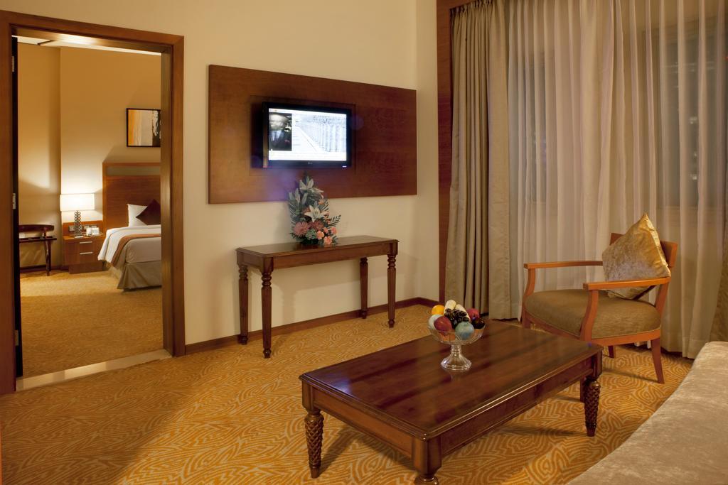 Landmark Riqqa Hotel Дубай Экстерьер фото