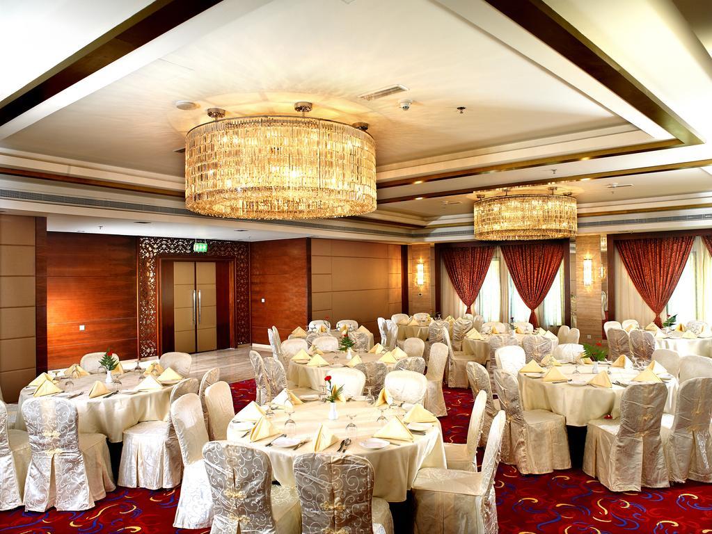 Landmark Riqqa Hotel Дубай Экстерьер фото