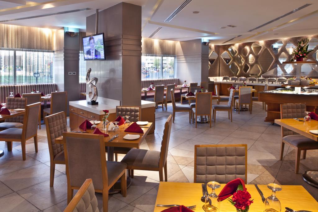 Landmark Riqqa Hotel Дубай Экстерьер фото